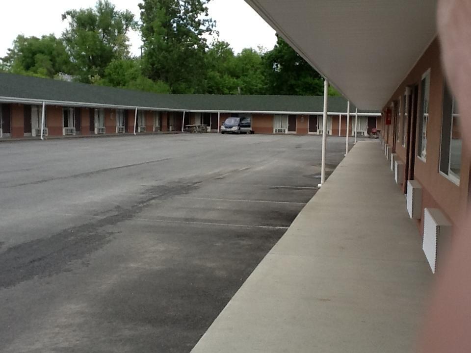 Caronoda Motel Central City Buitenkant foto